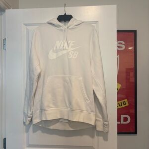 Nike SB Icon Skateboarding White Logo Hoodie.